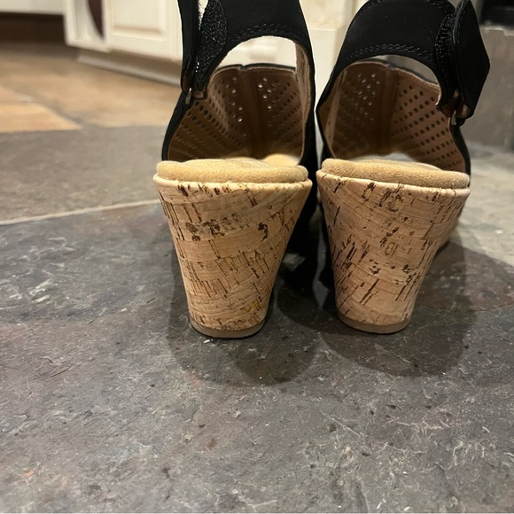 NWOT Rockport black open toe sandals size 9. Made for comfort! - Picture 3 of 10